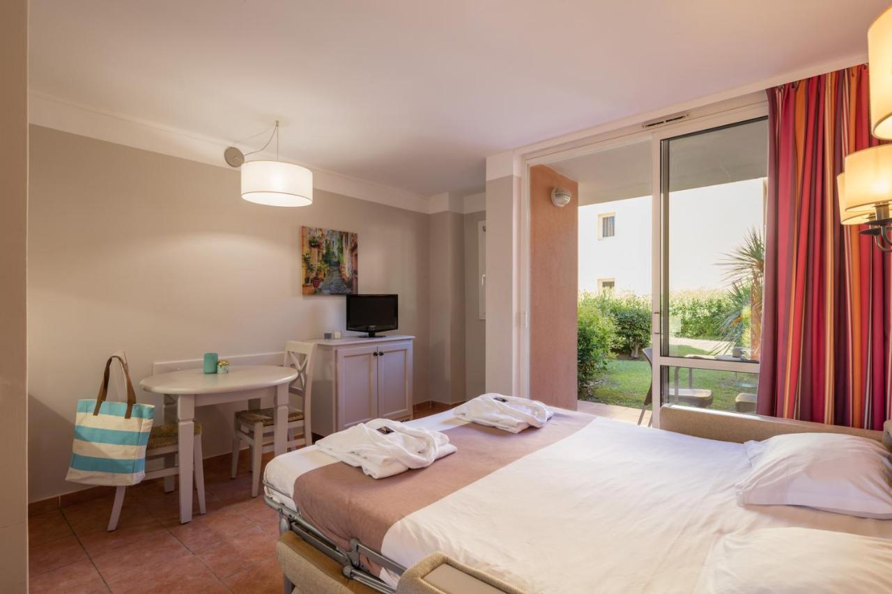 Residence Pierre & Vacances Les Rives De Cannes Mandelieu Bagian luar foto