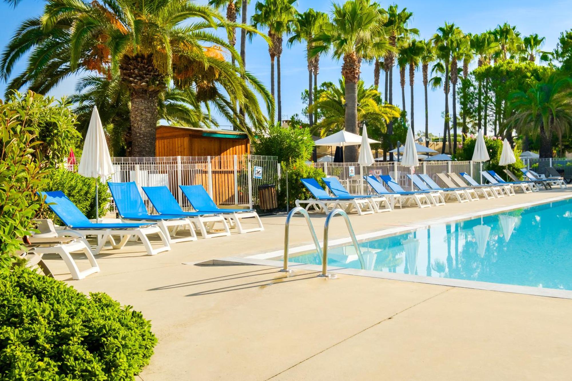 Residence Pierre & Vacances Les Rives De Cannes Mandelieu Bagian luar foto