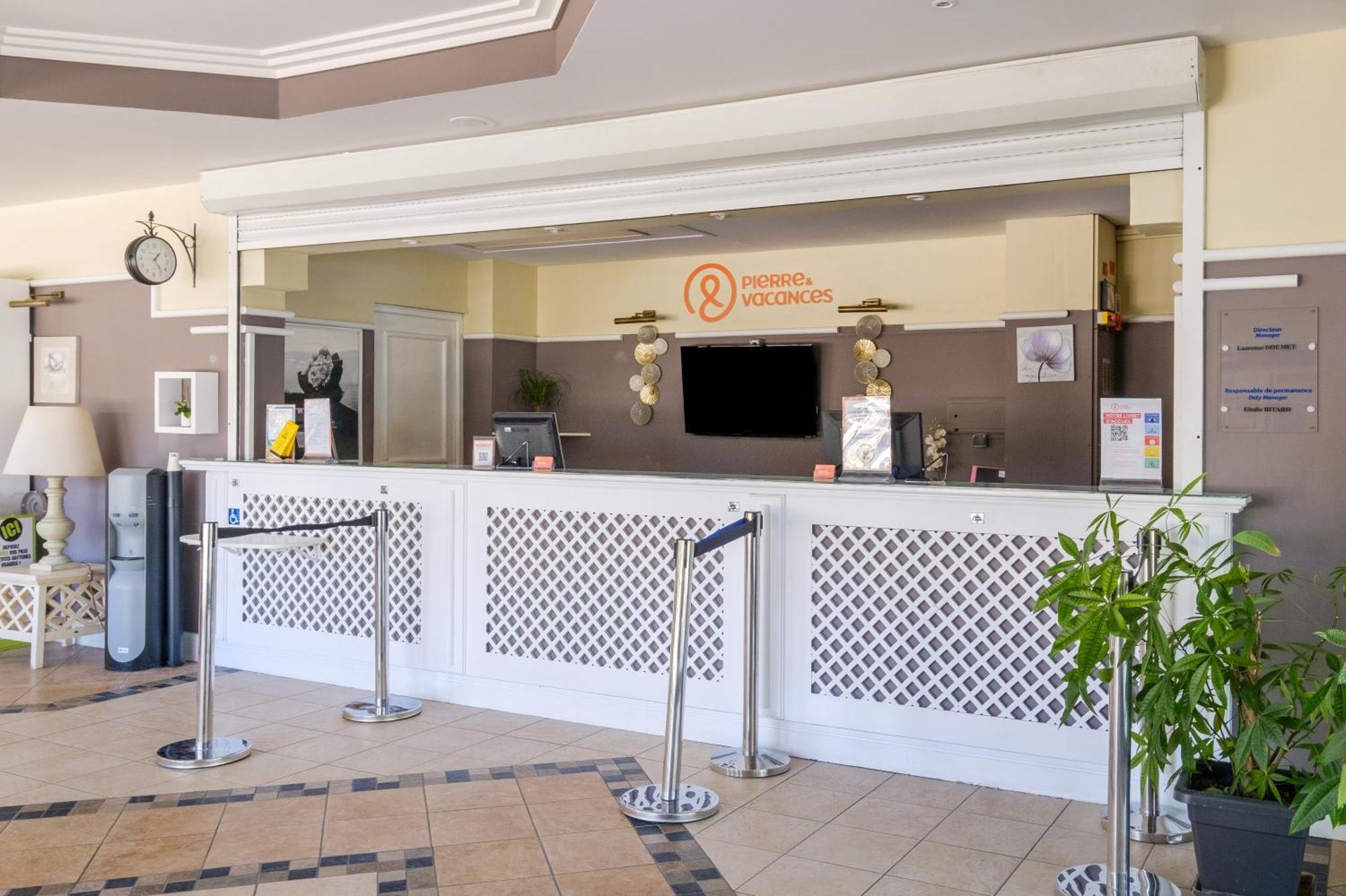 Residence Pierre & Vacances Les Rives De Cannes Mandelieu Bagian luar foto
