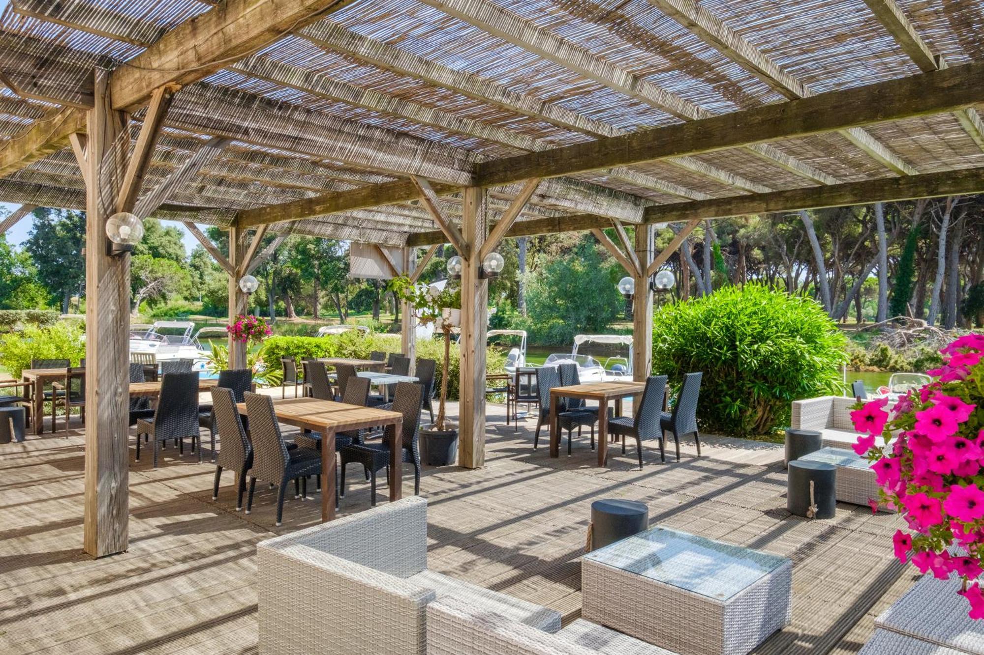 Residence Pierre & Vacances Les Rives De Cannes Mandelieu Bagian luar foto