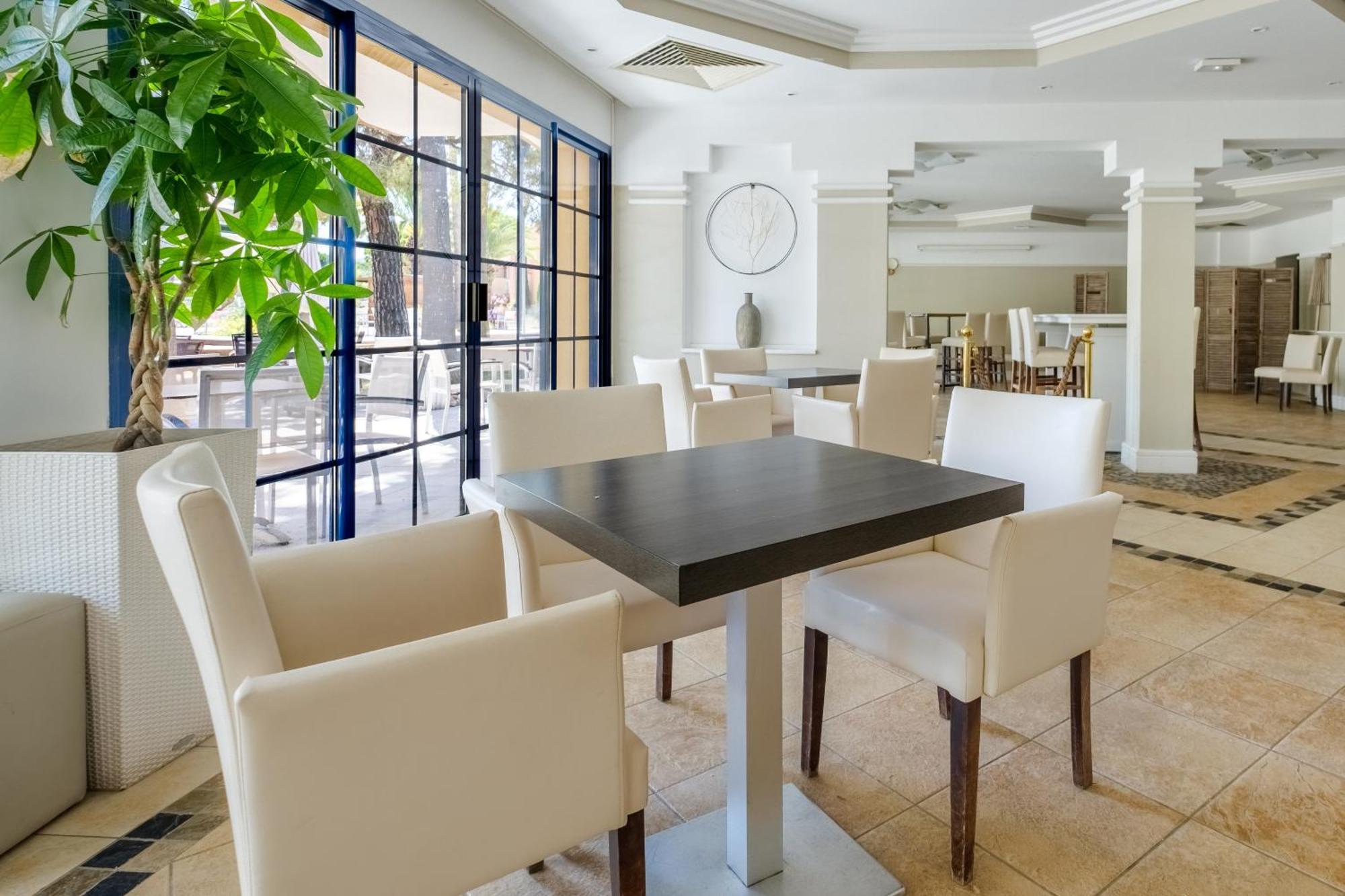 Residence Pierre & Vacances Les Rives De Cannes Mandelieu Bagian luar foto